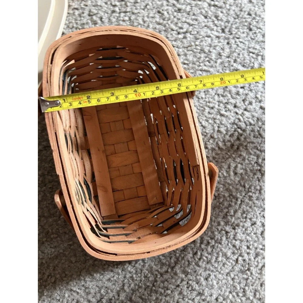 Vintage Country Apple Design Lidded Basket